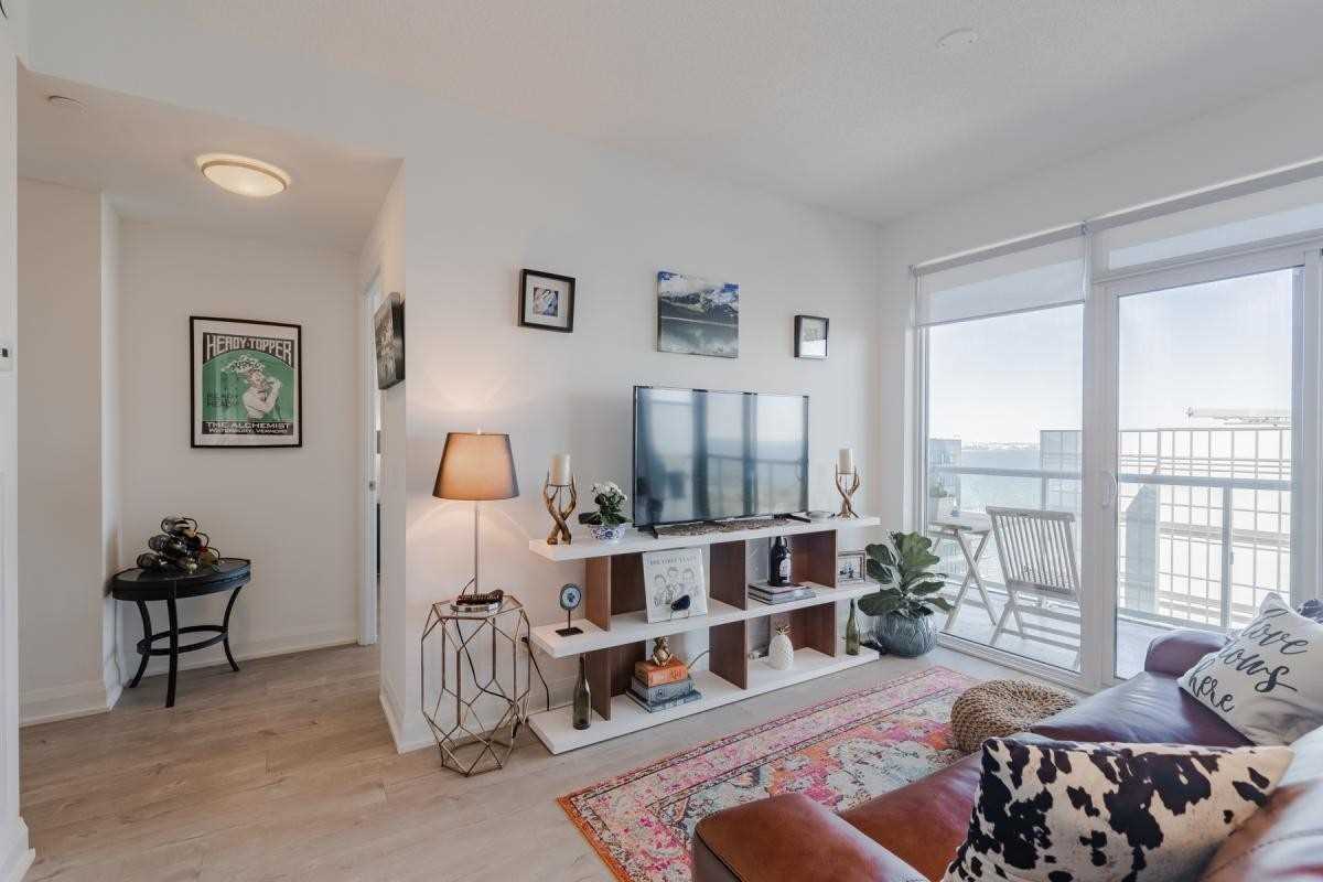 56 Annie Craig Dr, #1802