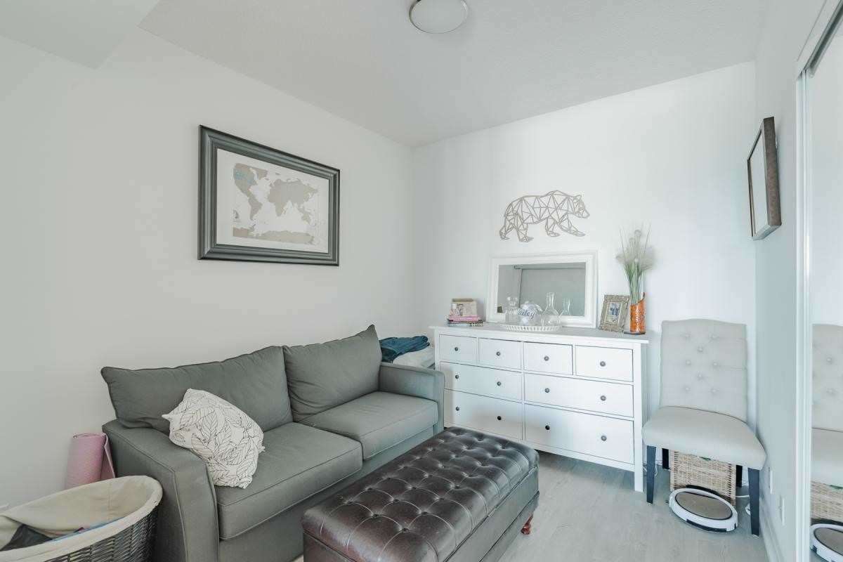 56 Annie Craig Dr, #1802