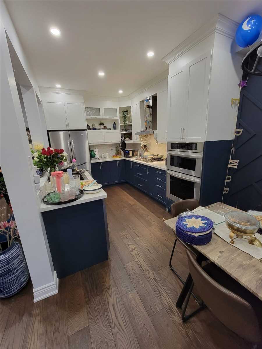2229 Walkers Line, #28