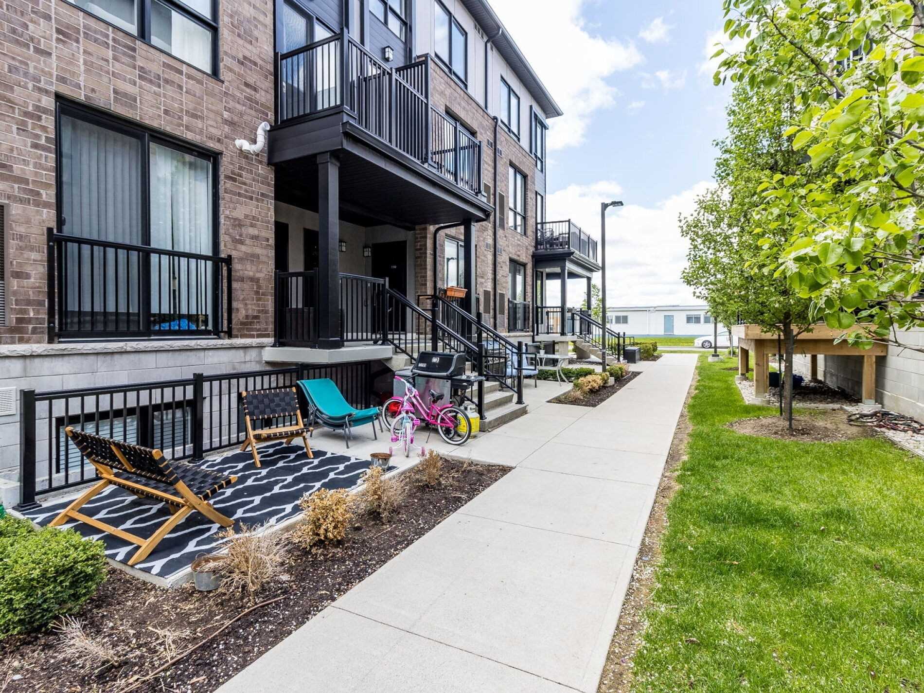 1206 Main St E, #110
