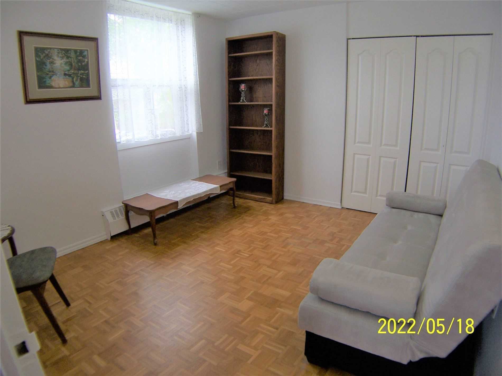 3621 Lakeshore Blvd W, #212