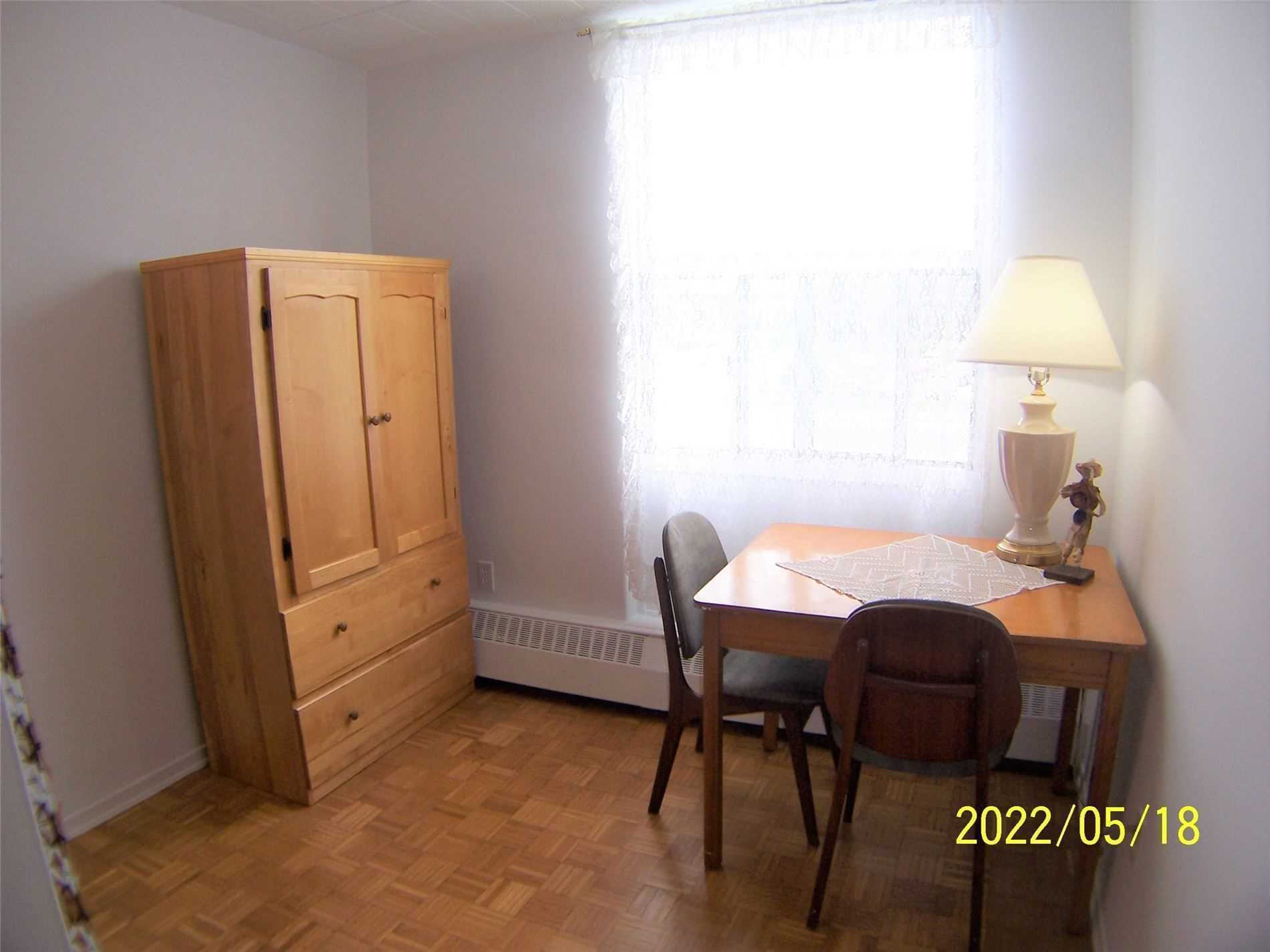 3621 Lakeshore Blvd W, #212