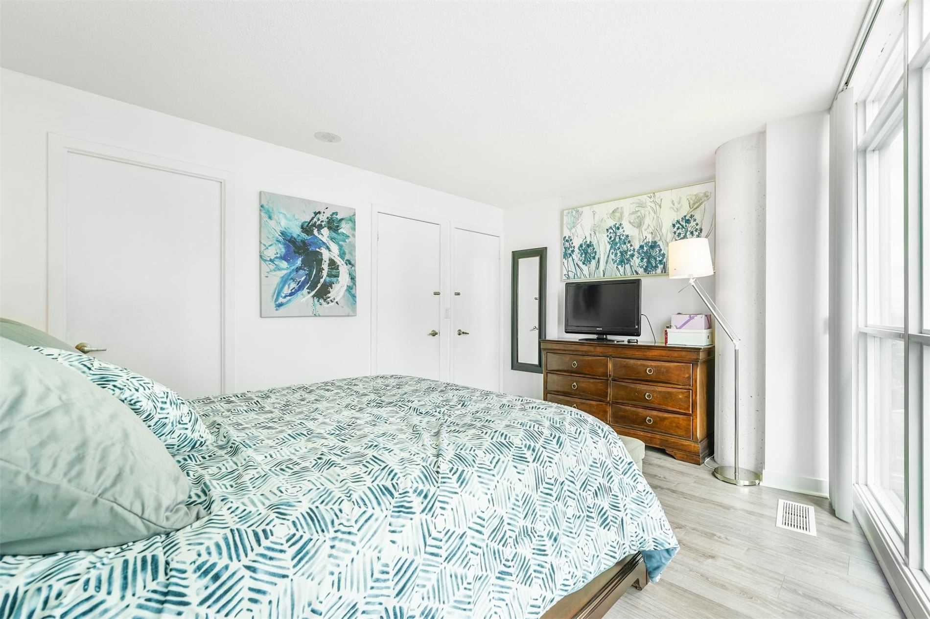155 Legion Rd N, #Ph-2913