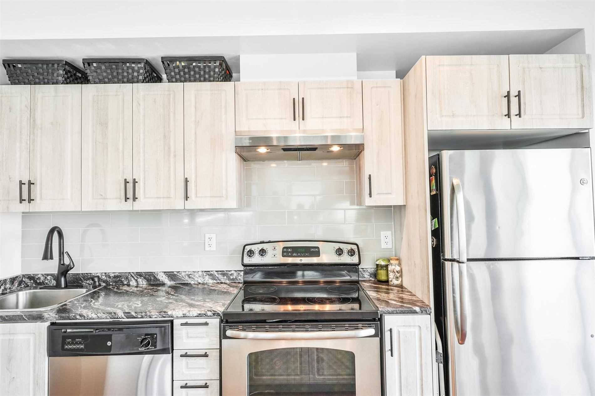 155 Legion Rd N, #Ph-2913