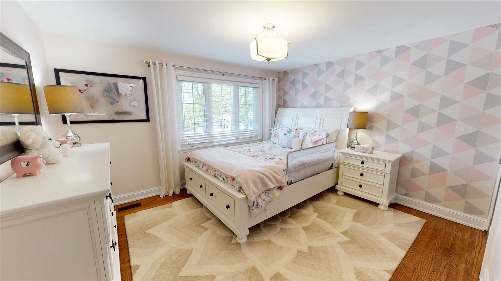 8 Bain Crt