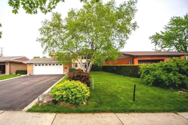 16 Goldcrest Rd, Brampton