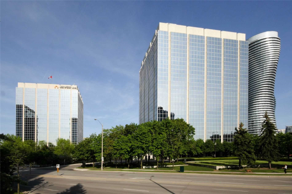 4 Robert Speck Pkwy, Mississauga