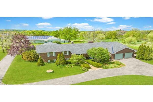 5327 Britannia Rd, Burlington