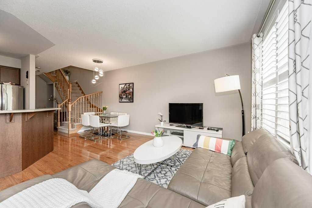 651 Farmstead Dr, #39
