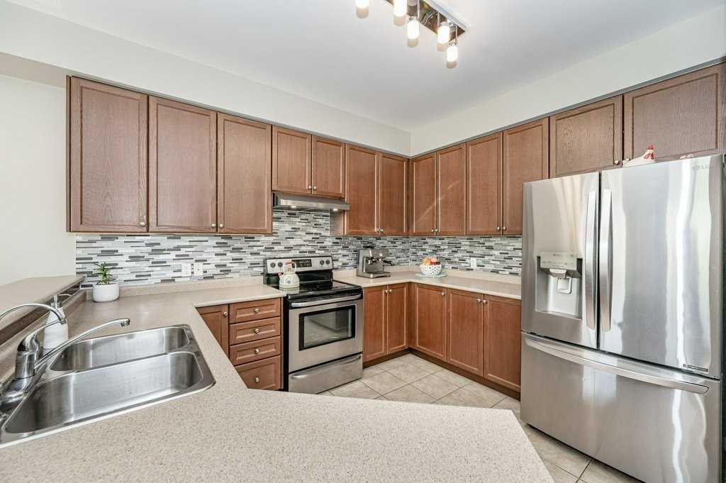 651 Farmstead Dr, #39