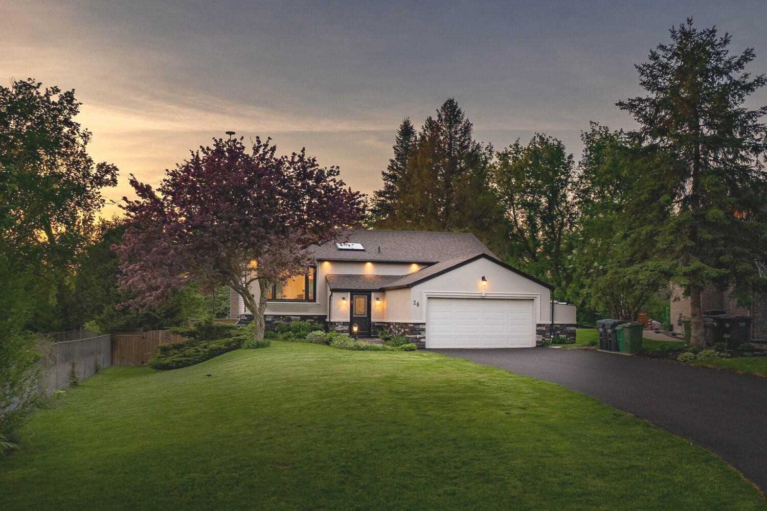 26 Munro St