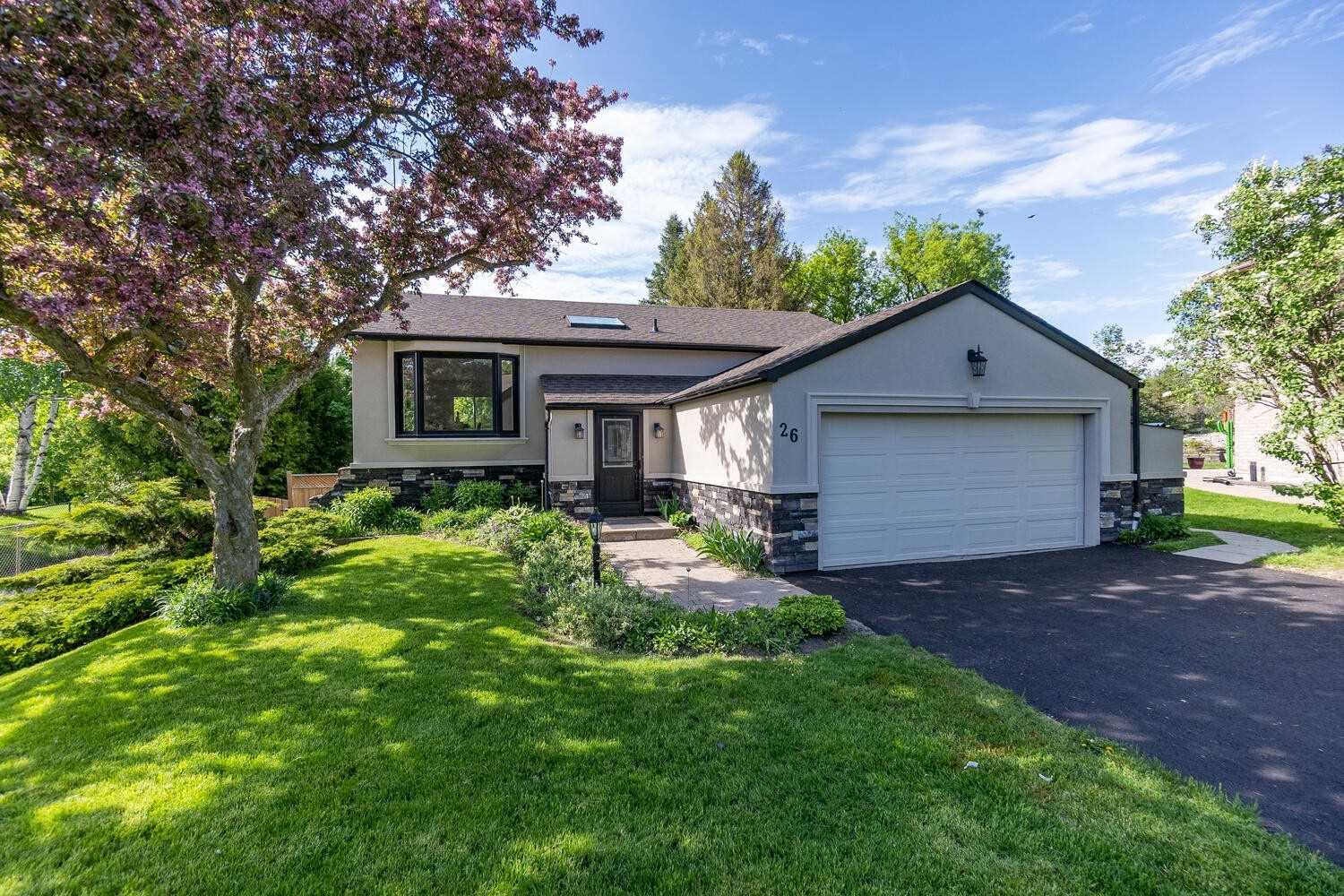 26 Munro St