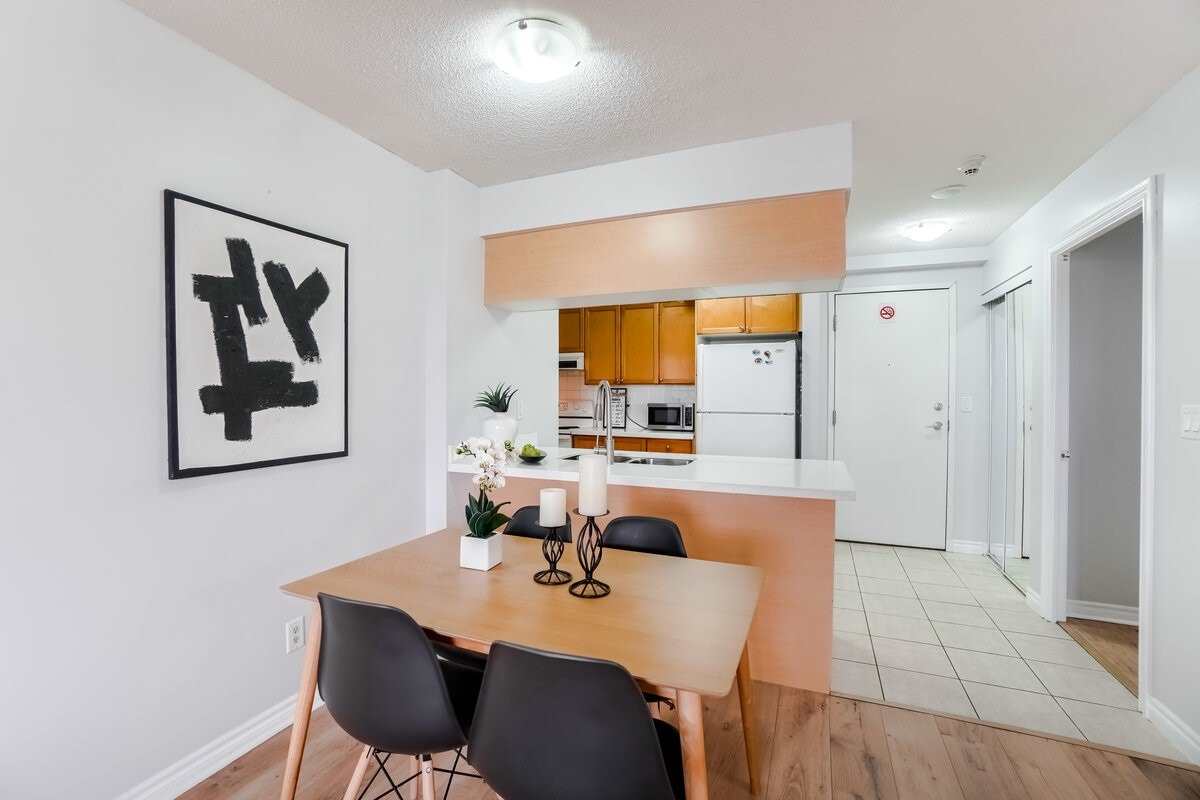 3888 Duke Of York Blvd, #1622