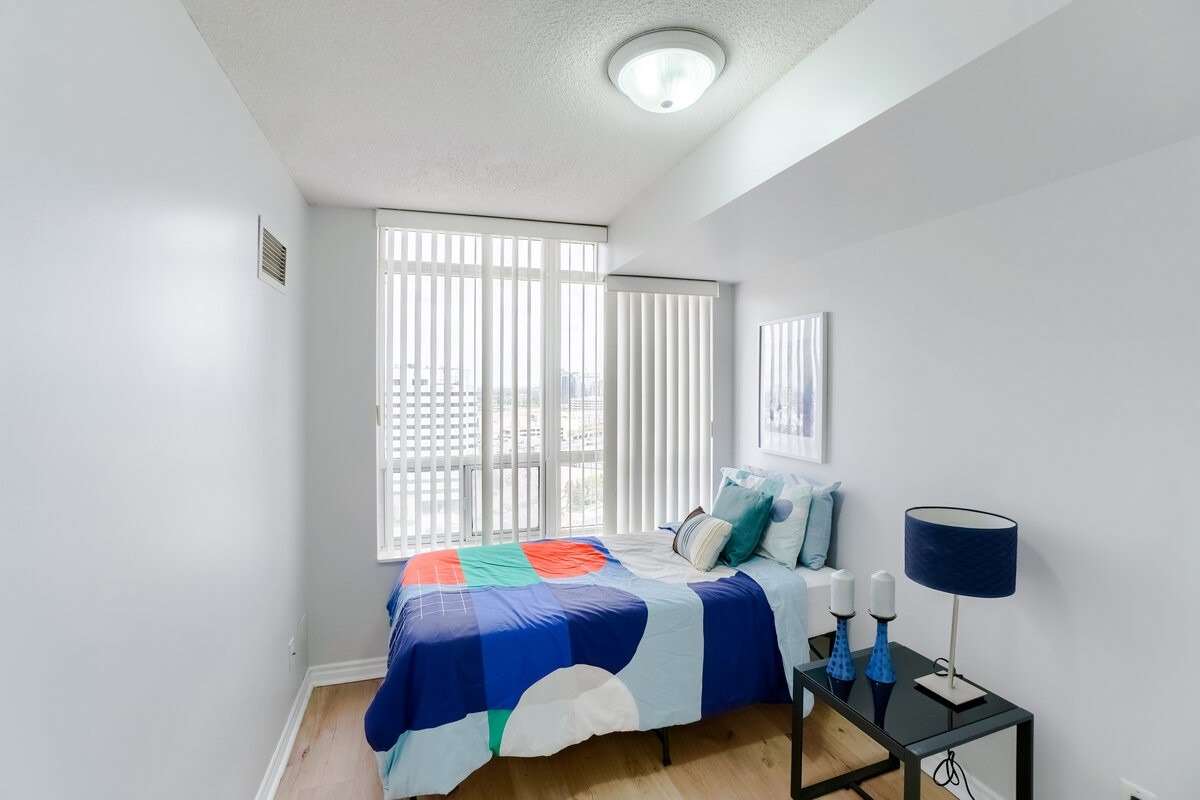 3888 Duke Of York Blvd, #1622