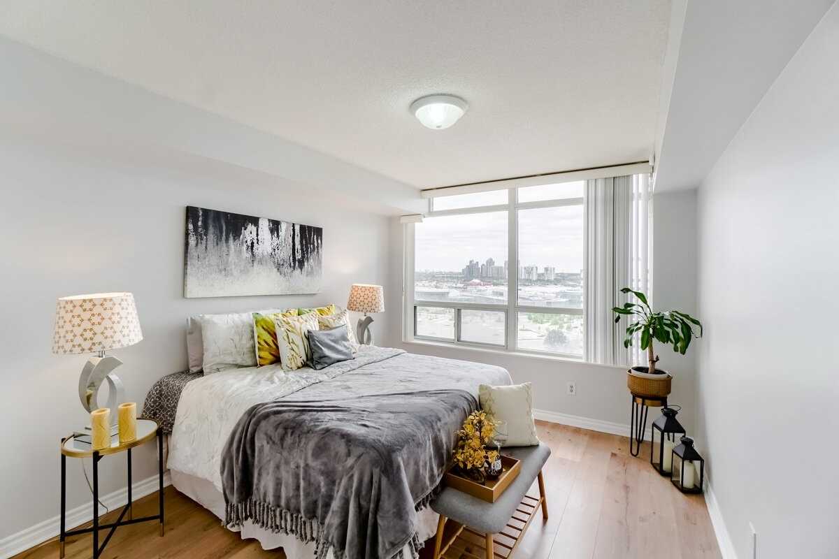 3888 Duke Of York Blvd, #1622