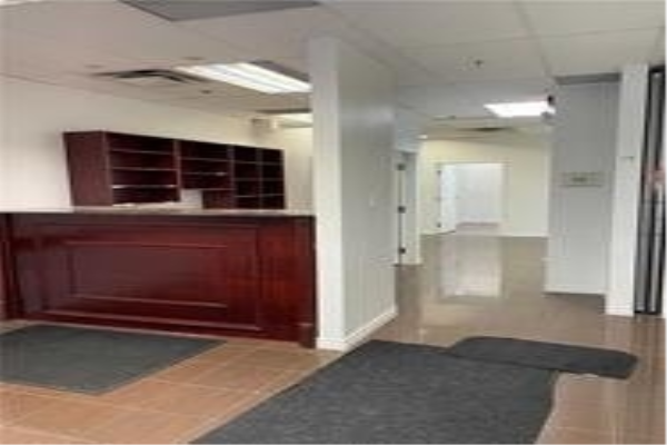 165 Dundas St W, Mississauga