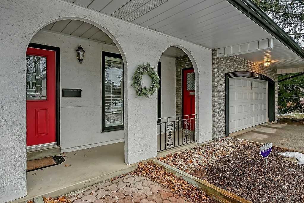 1697 Missenden Cres