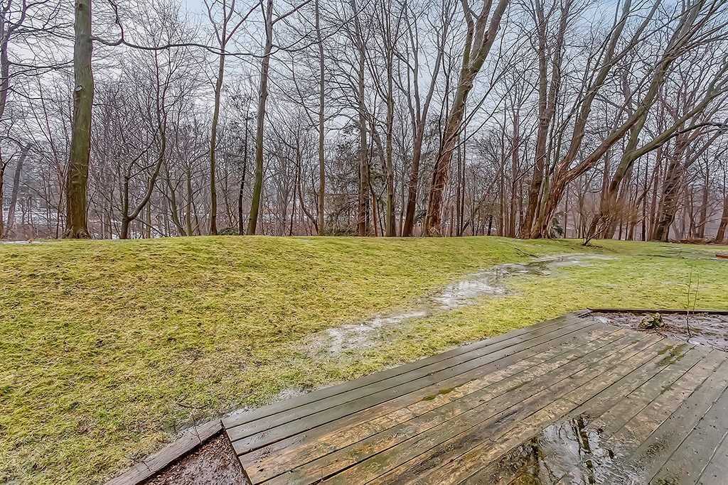 1697 Missenden Cres