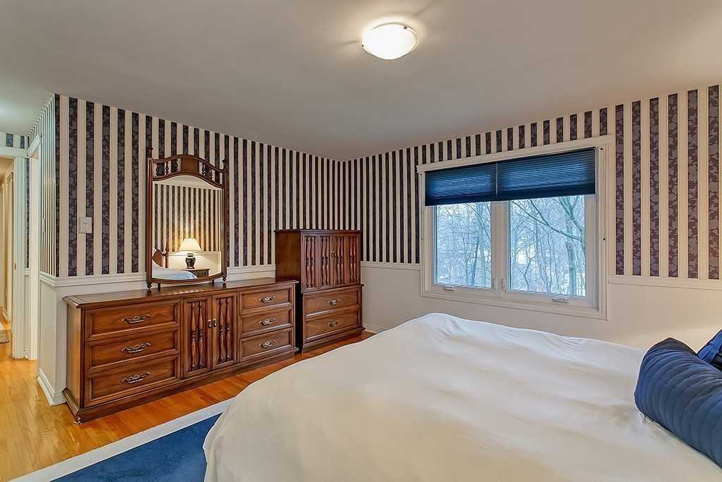 1697 Missenden Cres