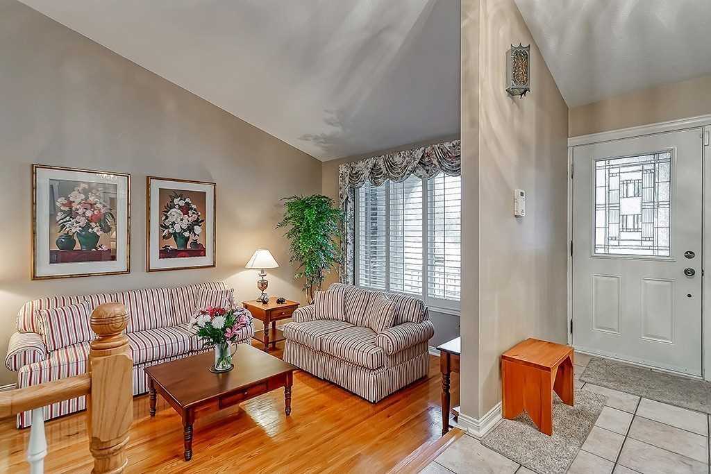 1697 Missenden Cres