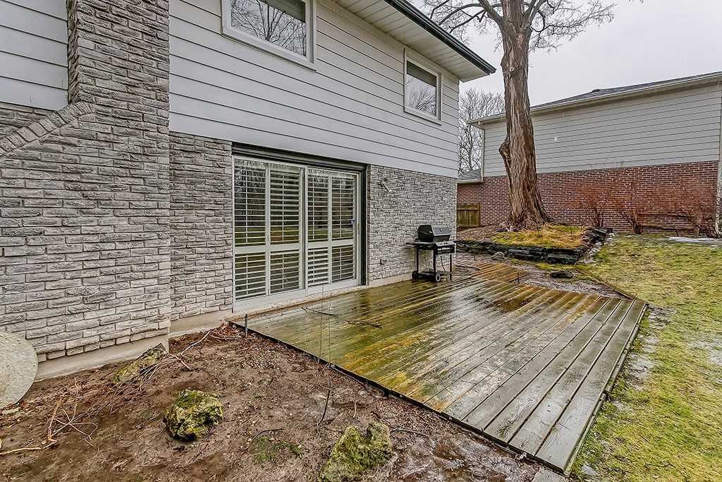 1697 Missenden Cres