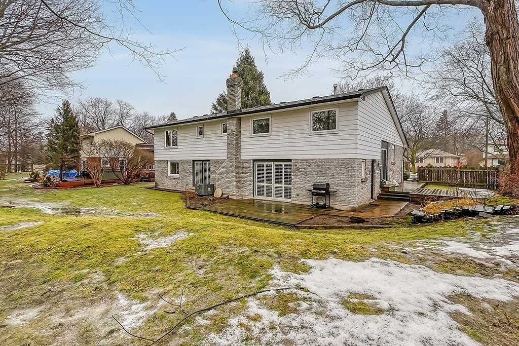1697 Missenden Cres