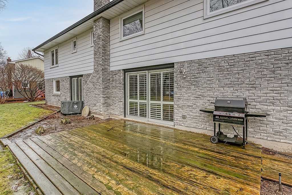1697 Missenden Cres
