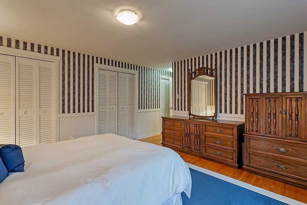 1697 Missenden Cres