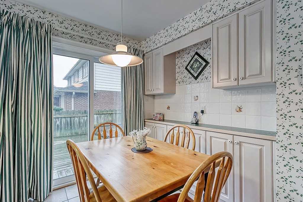 1697 Missenden Cres