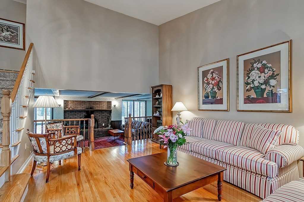 1697 Missenden Cres