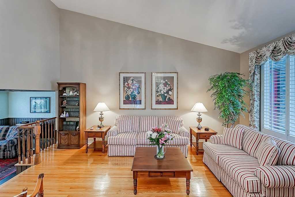 1697 Missenden Cres