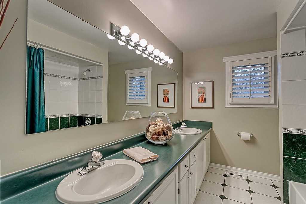 1697 Missenden Cres