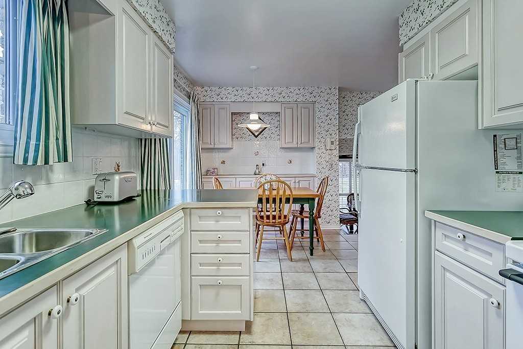 1697 Missenden Cres