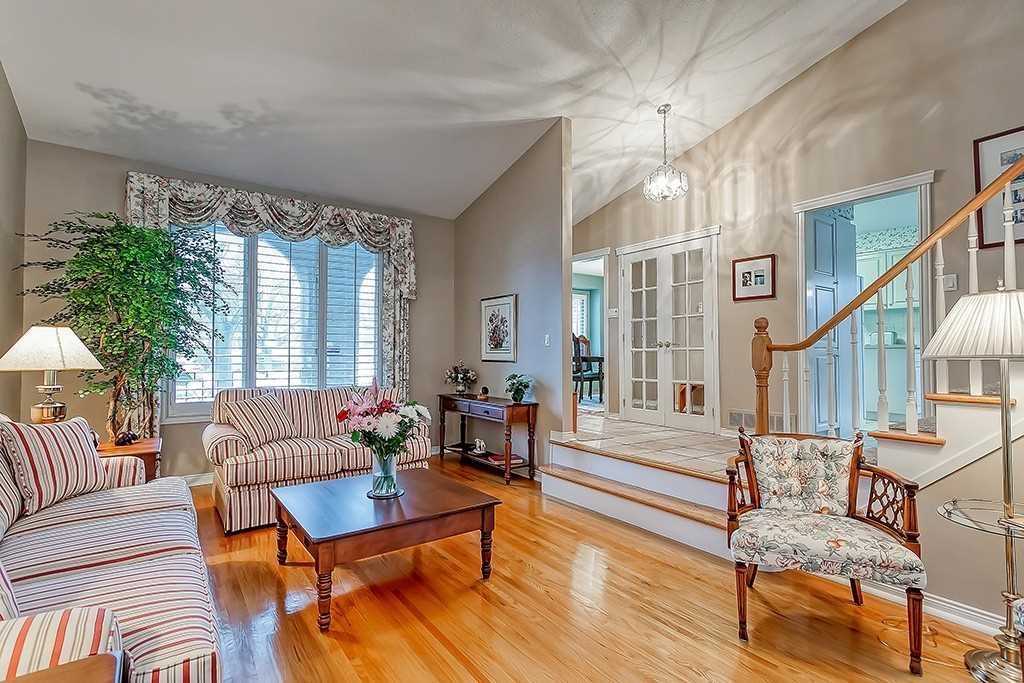1697 Missenden Cres