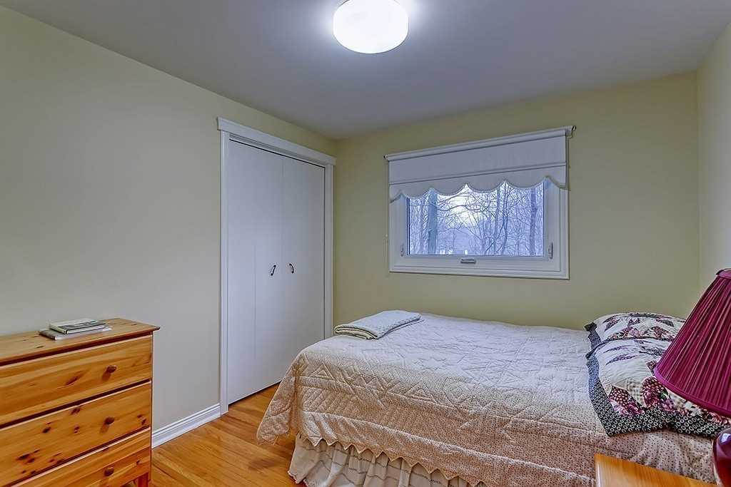 1697 Missenden Cres