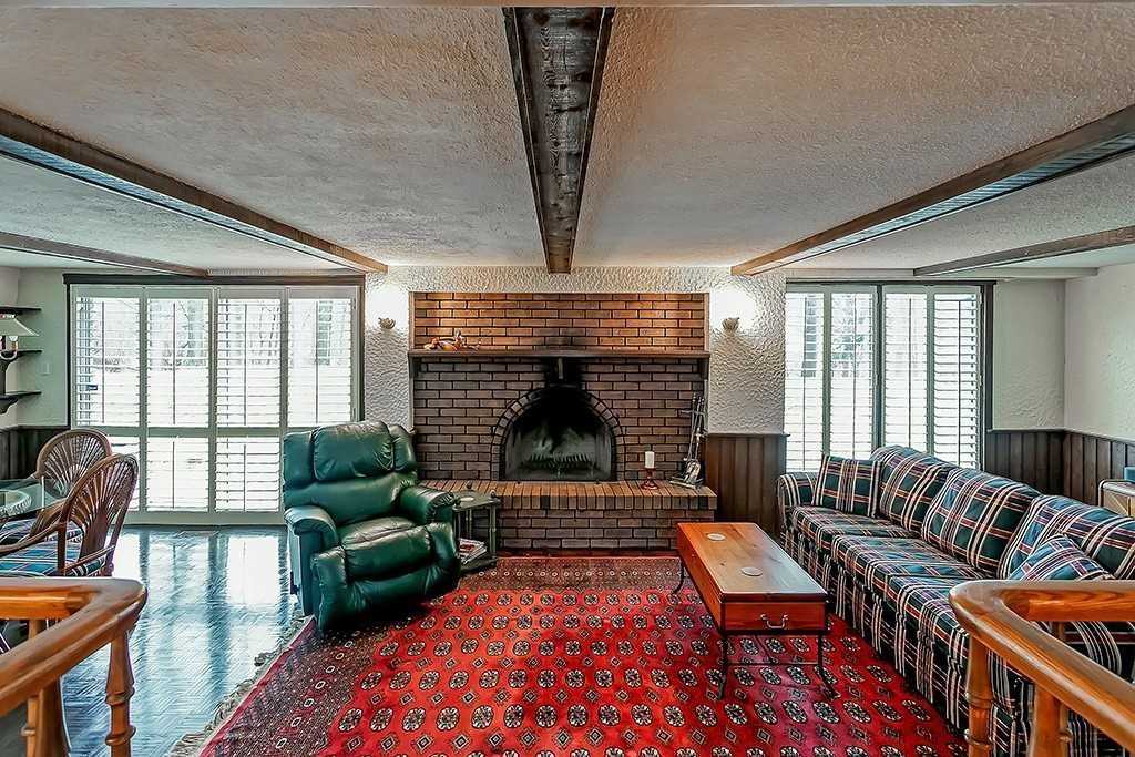 1697 Missenden Cres