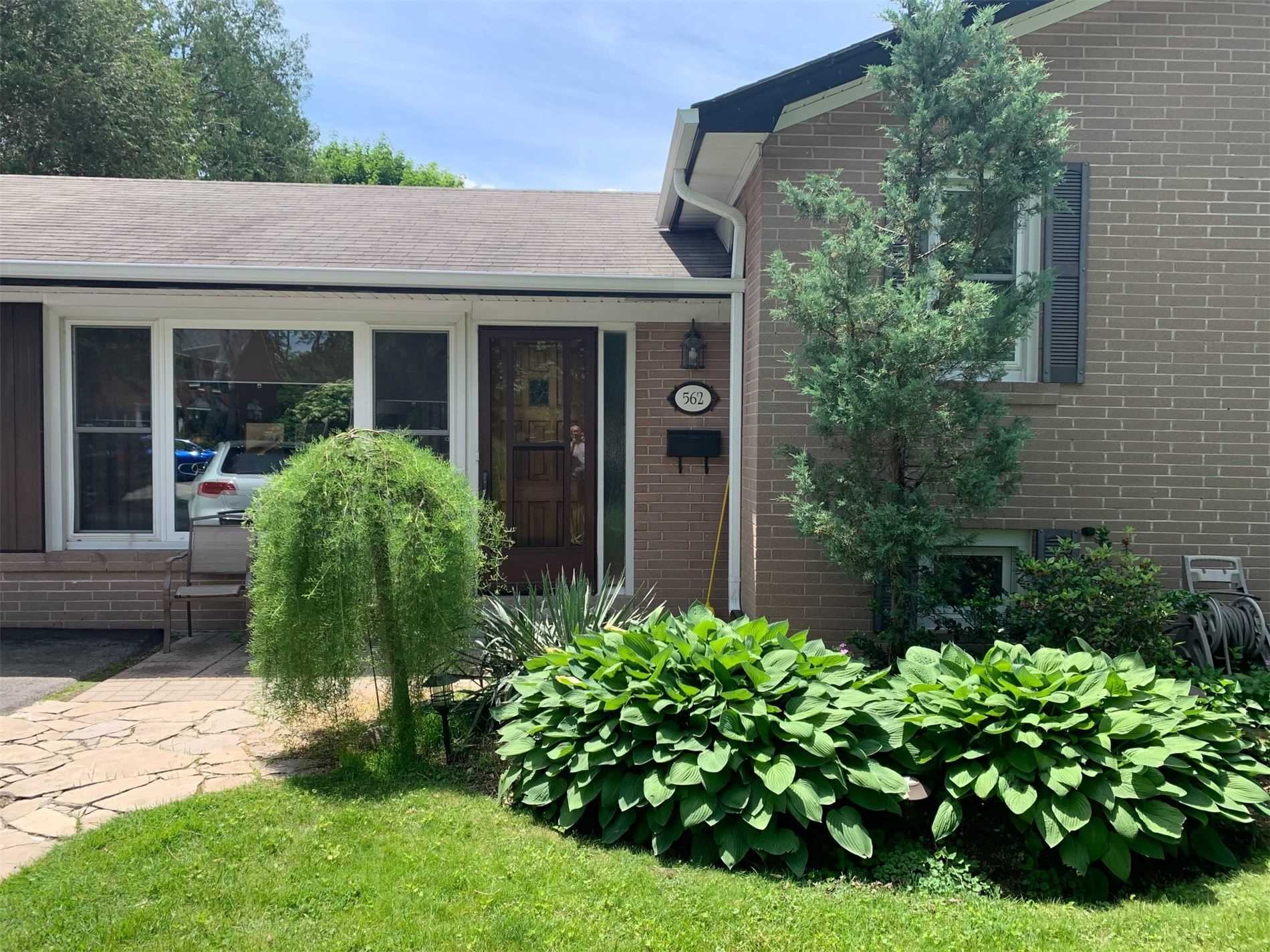 562 Arlington Blvd
