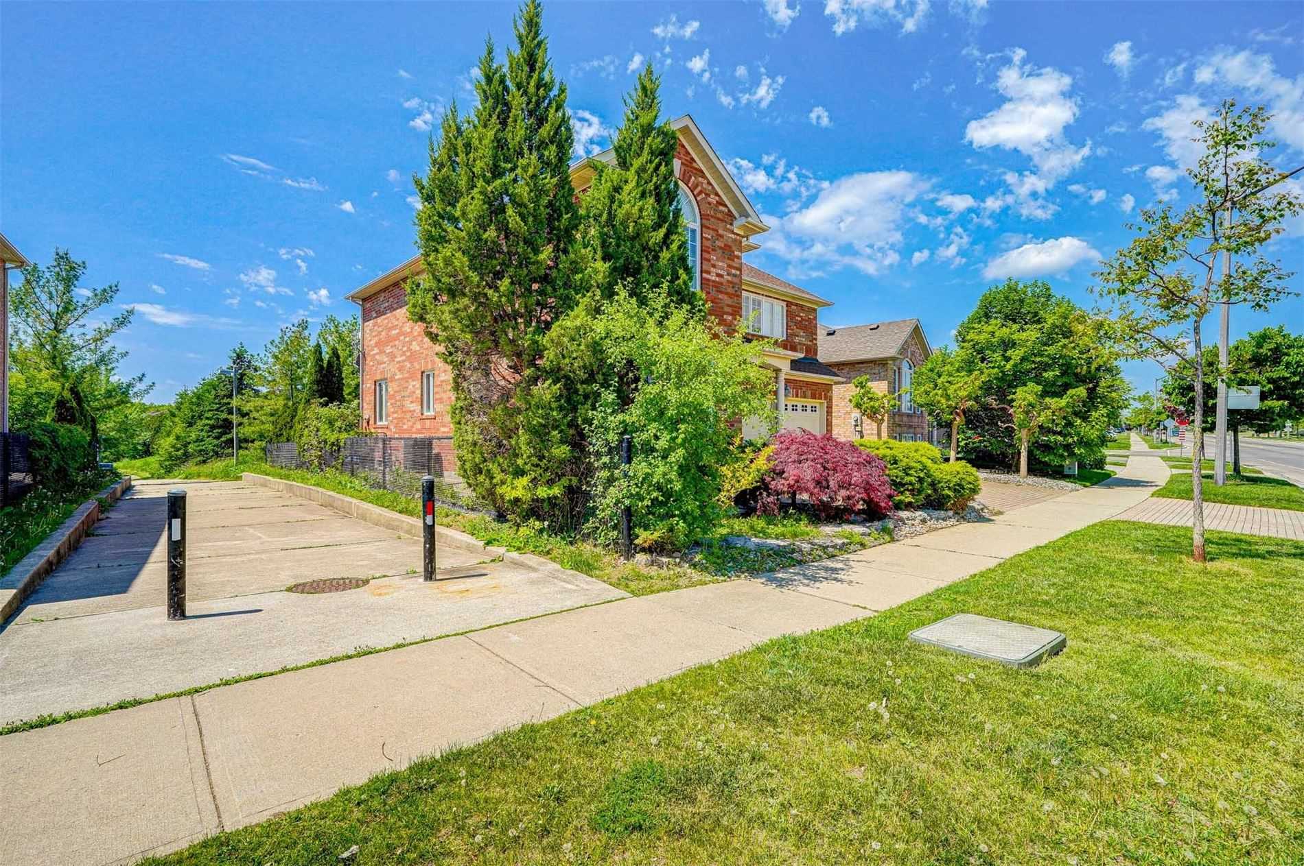 2064 Grand Oak Tr