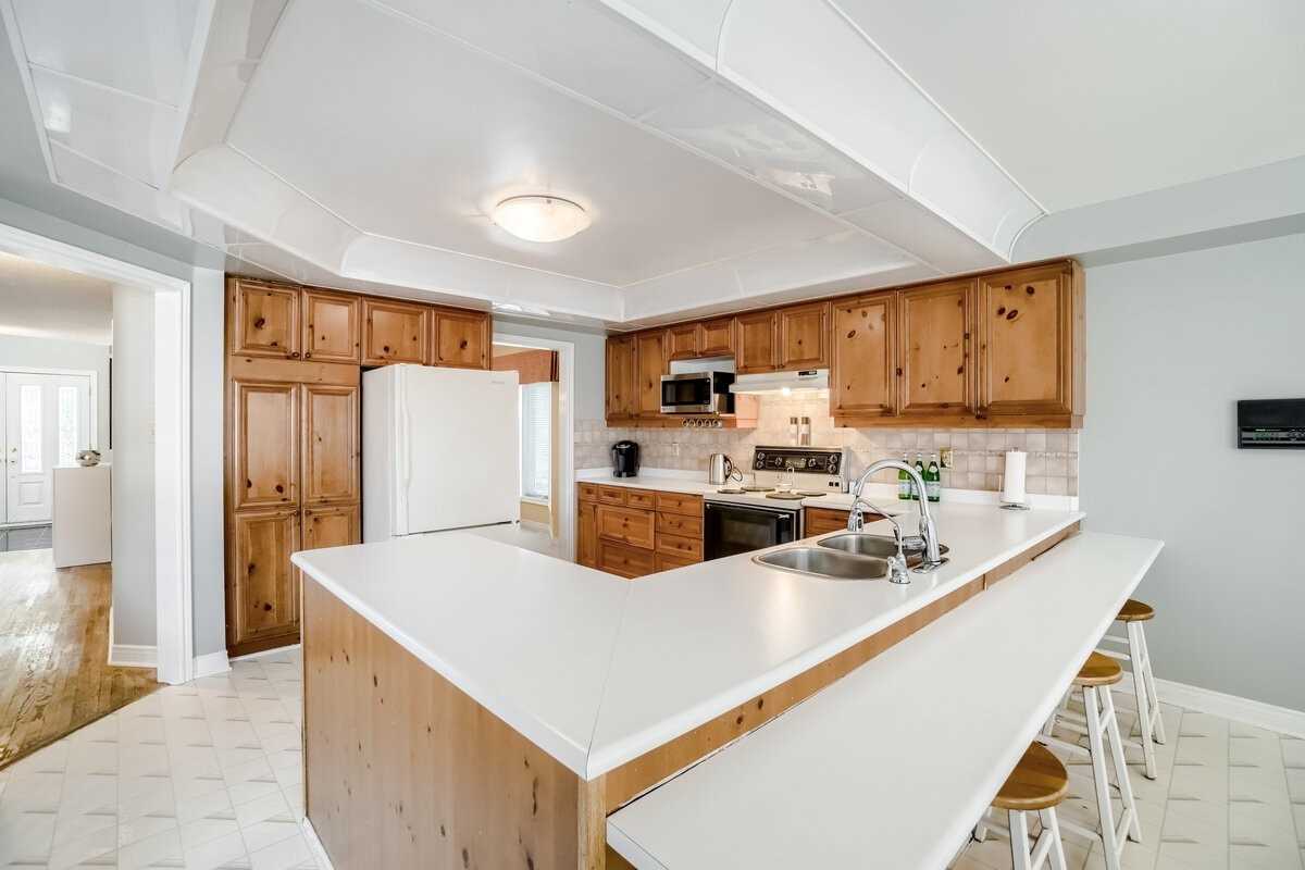 4 Gollop Cres