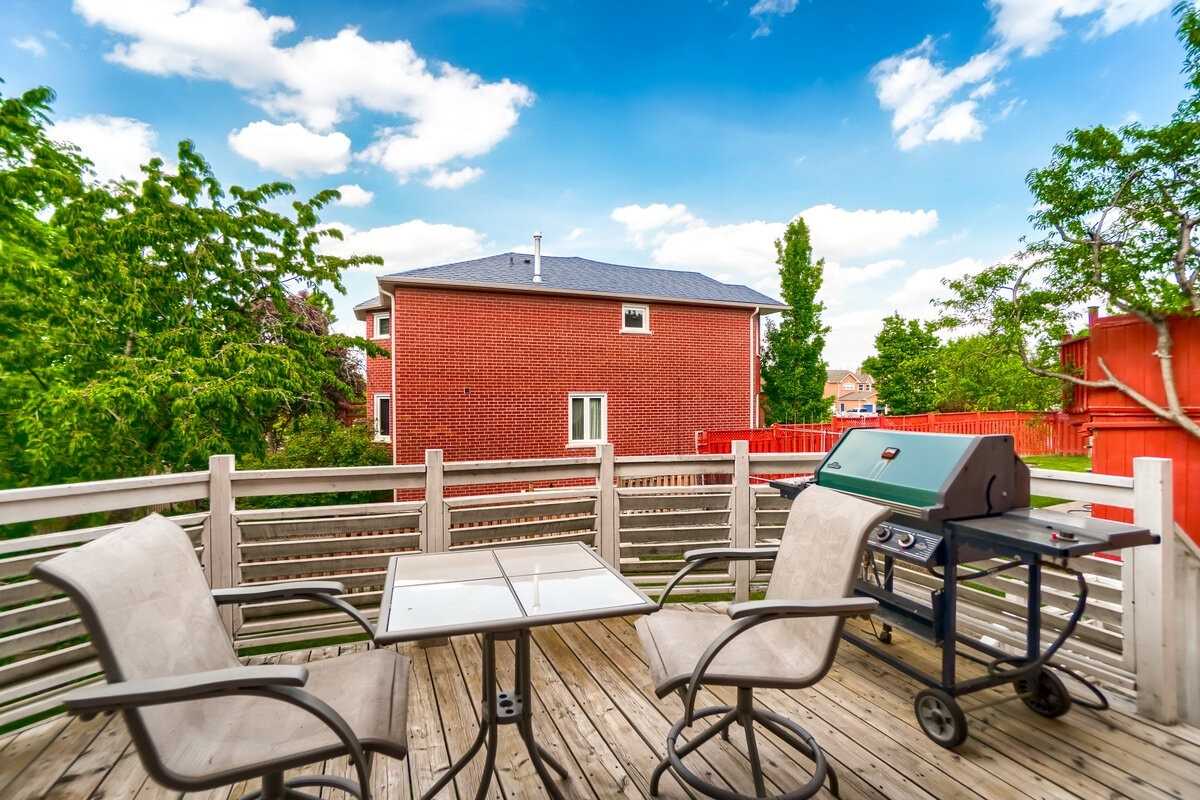 4 Gollop Cres