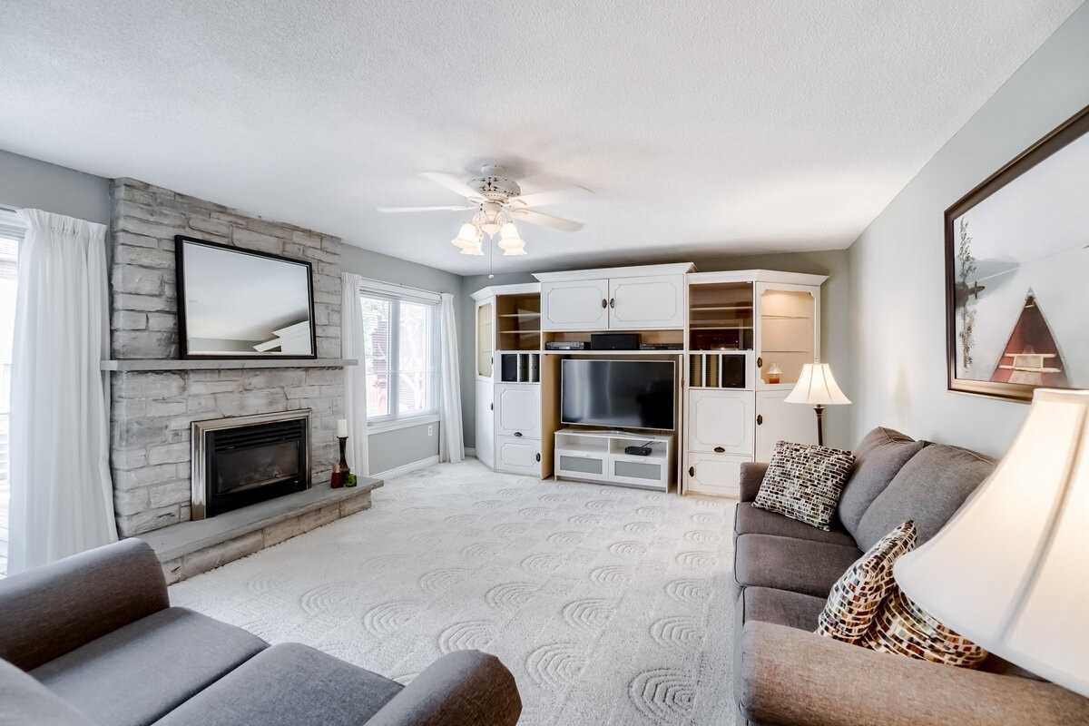 4 Gollop Cres