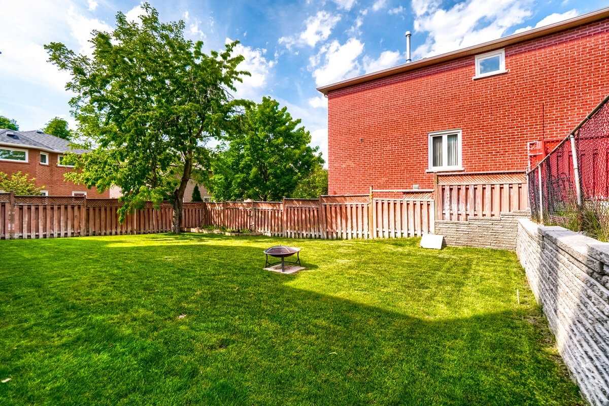4 Gollop Cres