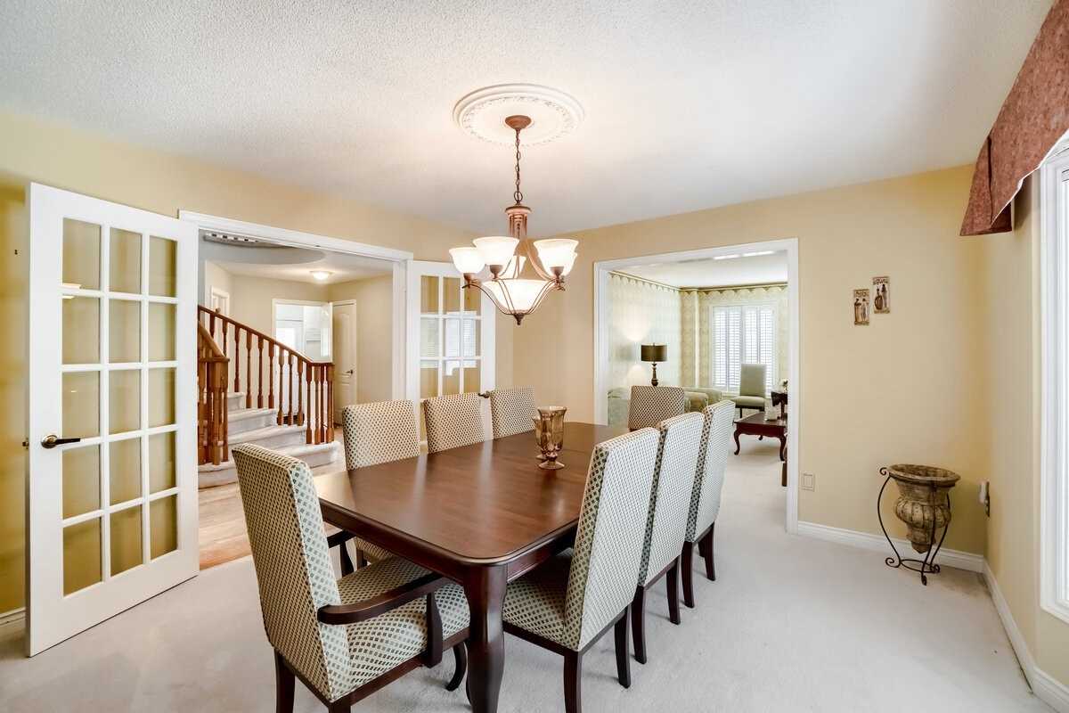 4 Gollop Cres