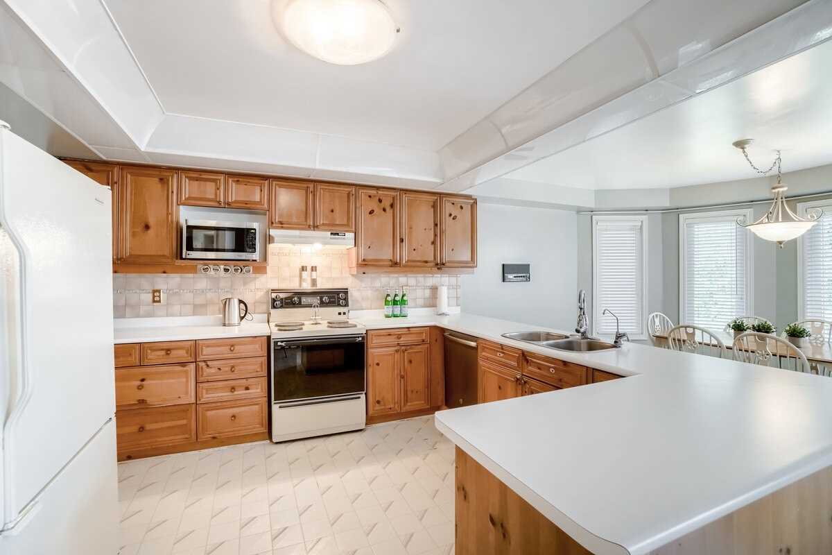4 Gollop Cres