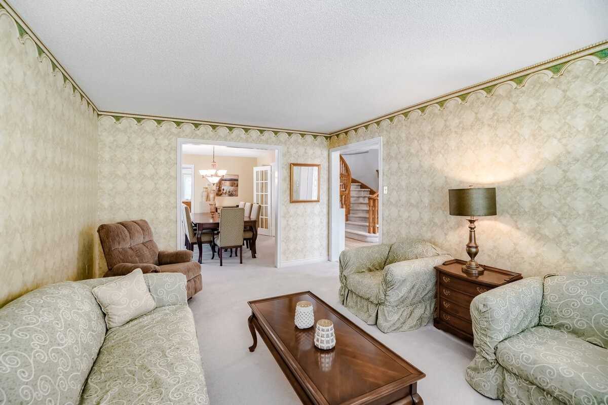 4 Gollop Cres