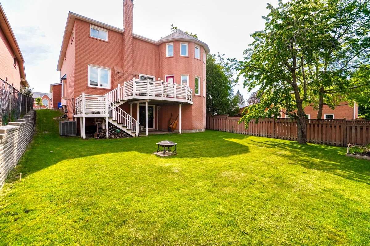 4 Gollop Cres
