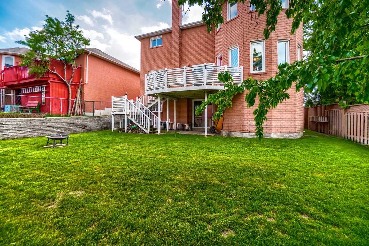 4 Gollop Cres
