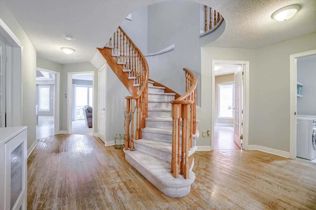4 Gollop Cres