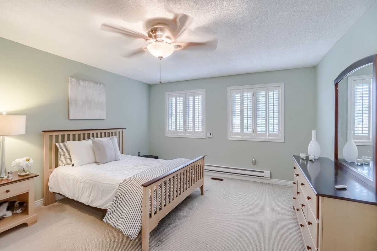 4 Gollop Cres