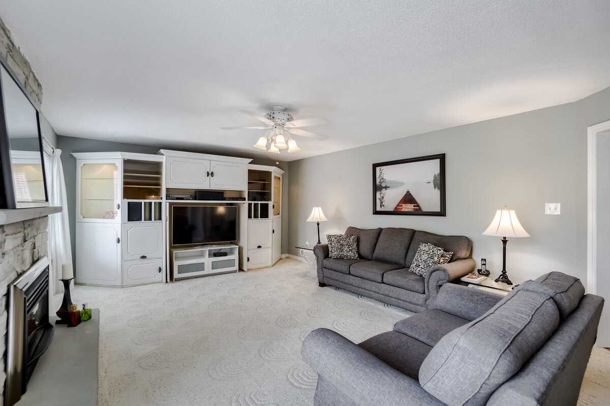 4 Gollop Cres